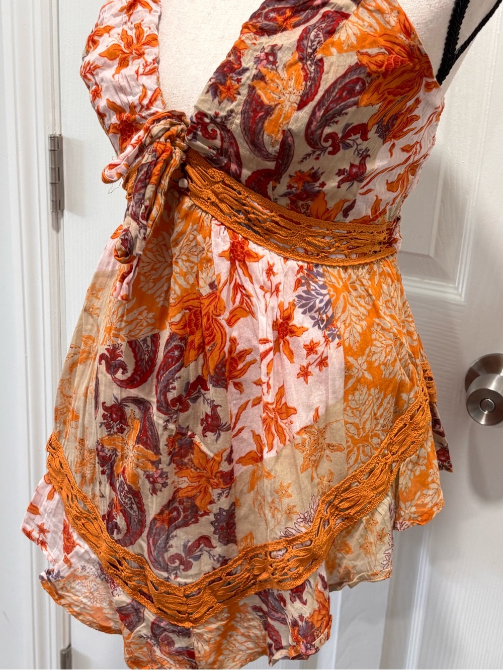 ⚪️Free People Orange Floral Tie-Front Romper - Picture 7 of 15